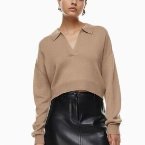Wilfred Aritzia Clara Merino Wool Waist Crop Sweater in Camel XS Collar V-Neck